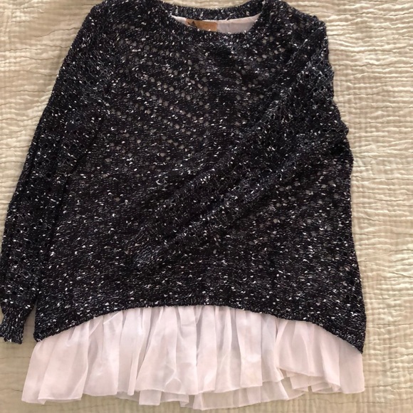 Black and white speckled knit sweater with ruffles - Picture 1 of 4
